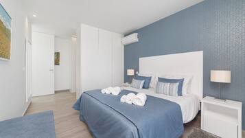 3 slaapkamers, een strijkplank/strijkijzer, wifi, beddengoed