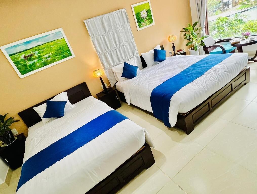 Escritorio y espacio para trabajar con laptop 