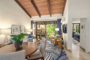 Smart TV, foosball, table tennis, books - GORGEOUS REMODEL-GROUND FLOOR CONVENIENCE-WELL EQUIPPED-AC-PRIVATE LOCATION (Kihei)