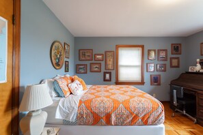 2 bedrooms, iron/ironing board, WiFi, bed sheets - Acreage Near Downtown (Indianapolis)