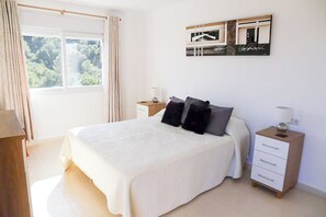 2 soverom, strykejern/-brett, wi-fi og sengetøy