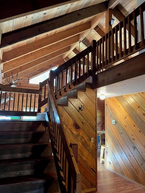 Interior - Cozy 3 bedroom, 3 bathroom, Log Home, PET FRIENDLY, Tollgate (Sisters)