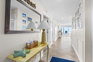 Interior - Gulf Front 3/3 Resort w/Pool & 2 King Suites. Chair/umbrella set-up included! (Navarre)
