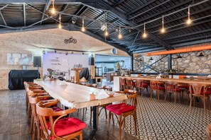 Bar (on property) - Candarlı Çifliği (Iznik)