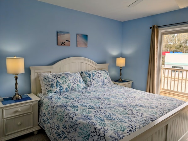 2 bedrooms, iron/ironing board, WiFi