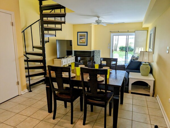 Dining - Cozy Coastal Value – 2BR Sea Pines Townhome Just a Block from the Beach! (Bethany Beach)
