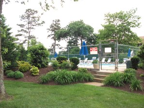 Property grounds - Cozy Coastal Value – 2BR Sea Pines Townhome Just a Block from the Beach! (Bethany Beach)