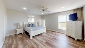 5 habitaciones, tabla de planchar con plancha, wifi y ropa de cama 