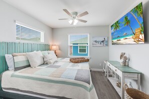 4 bedrooms, iron/ironing board, free WiFi, bed sheets - Exquisite Beach Retreat You Won't Want To Miss! Pet-Friendly (Port Aransas)