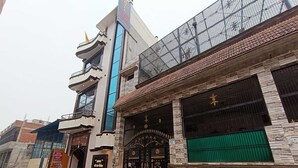 Front of property - OYO Home Shree Ram Palace Homestay (Faizabad)