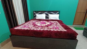 Classic Double or Twin Room - OYO Home Shree Ram Palace Homestay (Faizabad)