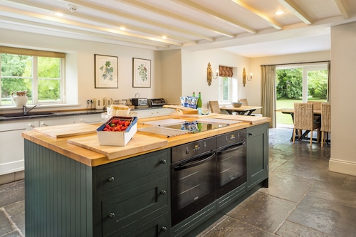 Monnington House & Cottages  Sleep 24 in 12 bedrooms & 12 bathrooms and dines 24