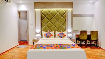 Habitación Premium doble | Ropa de cama de alta calidad y decoración individual