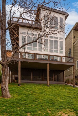 Exterior - Rooftop Pool, Close to Downtown - Create, Play Recharge (Nashville)