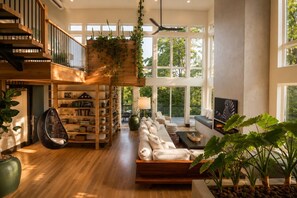 Smart TV, fireplace, table tennis, books - The Songwriter's Mansion | Rooftop Spa & Skyline Views (Nashville)