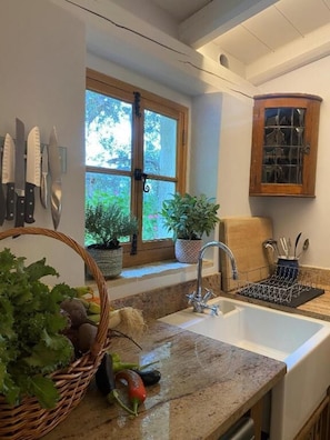Villa | Skrivebord, lydisolering