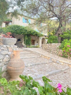 วิลล่า | 7 ห้องนอน, โต๊ะทำงาน, ห้องเก็บเสียง