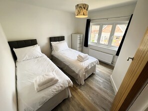 2 Schlafzimmer, Bügeleisen/Bügelbrett, kostenloses WLAN, Bettwäsche