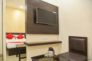 Chambre classique double ou avec lits jumeaux | Bureau, accès au Wi-Fi (inclus)