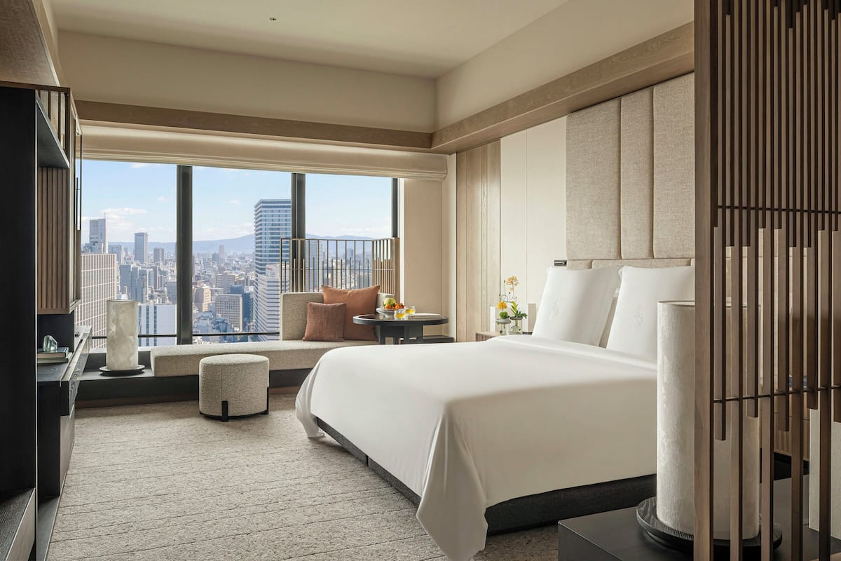 Premium bedding, down duvets, pillow-top beds, minibar