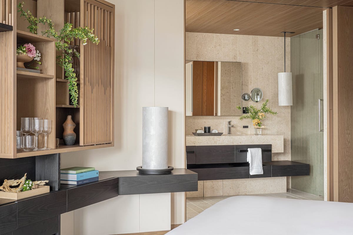 Luxe beddengoed, donsdekens, pillowtop-bedden, een minibar