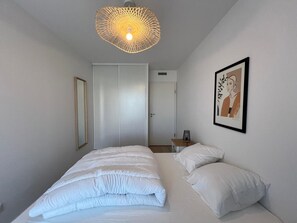 3 bedrooms, free WiFi - "Spacious Duplex in Arcachon with Terrace, Close to Beach and Shops" (Arcachon)