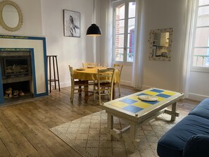 Cheminée, livres