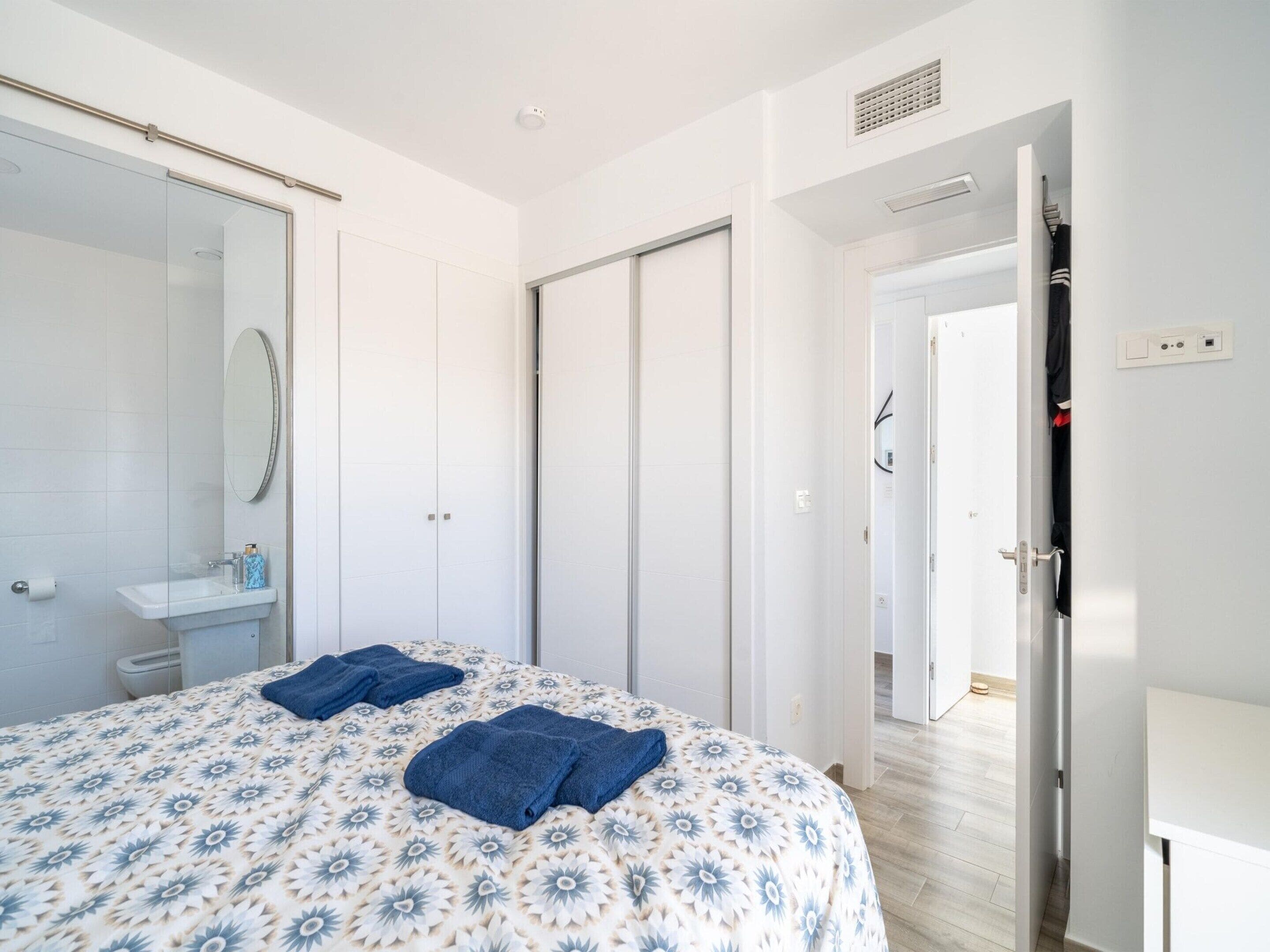 فيلا | 3 عدّة غرف نوم وطراز فريد لكل وحدة وملاءات أسرّة