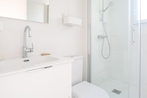 Shower, hair dryer - Flat near the ocean Les Sables - 4 people (Les Sables-d´Olonne)