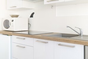 Fridge, microwave, dishwasher, coffee/tea maker - Flat near the ocean Les Sables - 4 people (Les Sables-d´Olonne)