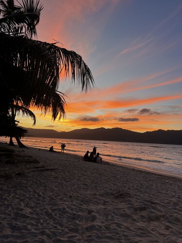  CMV  family beach home for 8/ walking distance to Las Galeras iconic beaches 