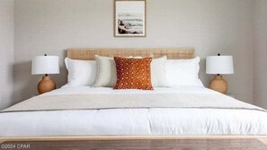 5 bedrooms, free WiFi, bed sheets