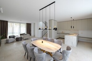 Royal Villa | Living area | Smart TV - The Palms Resort (Tkon)