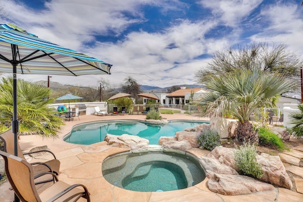 Beautiful Tucson Oasis W/ Pool, Views & Privacy! - Tucson, AZ