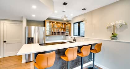 Cozy Waukesha Vacation Rental Near Nature Center!