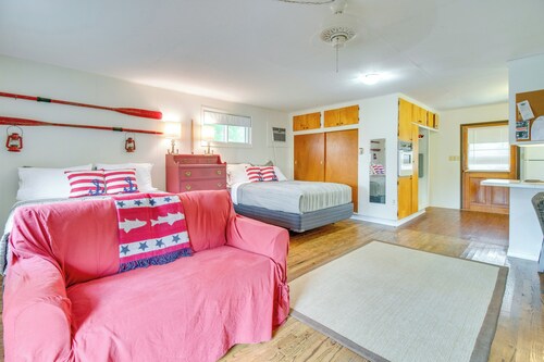 Woods Point Cottage w/ Deck Near Norfork Lake!