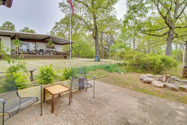 Apartment (0 Bedroom) | Interior - Woods Point Cottage w/ Deck Near Norfork Lake! (Elizabeth)