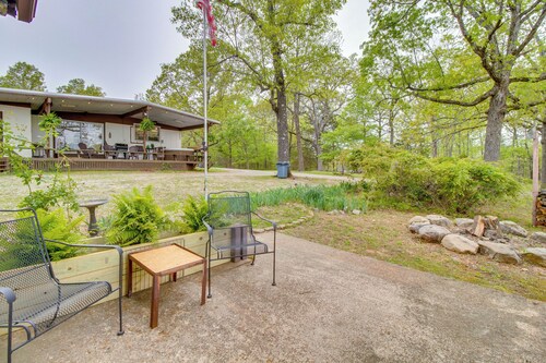 Woods Point Cottage w/ Deck Near Norfork Lake!