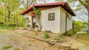 Apartment (0 Bedroom) | Interior