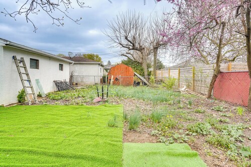 Pet-friendly Home w/ Fireplace ~ 9 Mi to Dtwn!