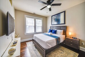 Apartment (2 Bedrooms) | Interior - Modern Portsmouth Apartment: Walk to Norfolk Ferry (Portsmouth)