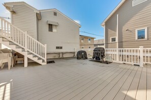 Apartment (0 Bedroom) | Interior - Cozy York Studio w/ Ocean View, Steps to Beach! (York Beach)