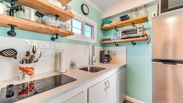 Apartment (0 Bedroom) | Interior