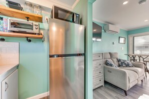 Apartment (0 Bedroom) | Interior - Cozy York Studio w/ Ocean View, Steps to Beach! (York Beach)