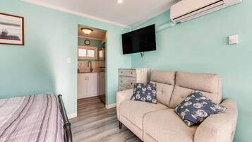 Apartment (0 Bedroom) | Interior