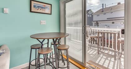 Cozy York Studio w/ Ocean View, Steps to Beach!