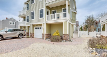 Long Beach Island Townhome w/ Rooftop Deck & Grill