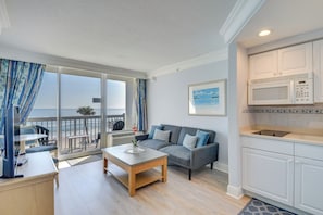 Apartment (0 Bedroom) | Interior - Beachfront Daytona Vacation Rental w/ Balcony (Daytona Beach)