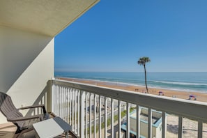 Apartment (0 Bedroom) | Interior - Beachfront Daytona Vacation Rental w/ Balcony (Daytona Beach)