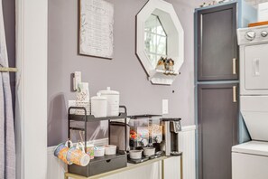 Interior - Waleska Loft: Stocked Kitchen (Waleska)